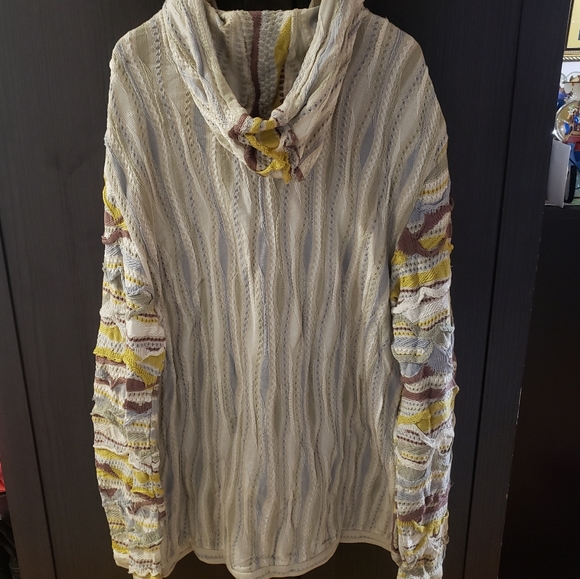 Coogi sweater with hood & doubled sided pocket - Picture 12 of 12